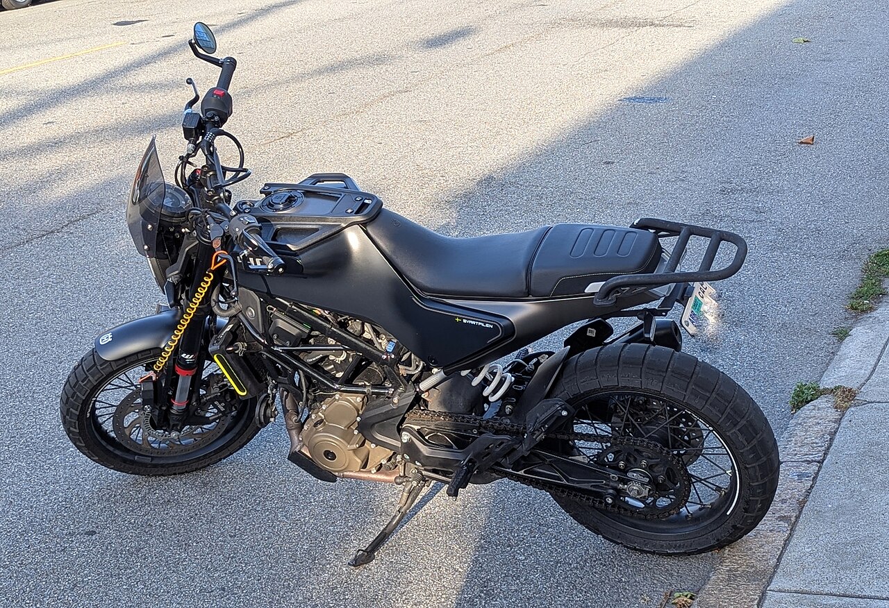 Husqvarna Svartpilen 401 motorcycle