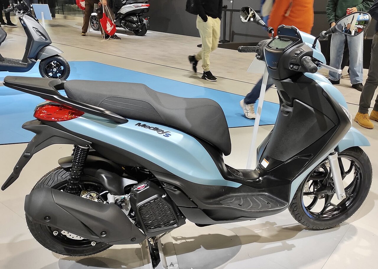 Piaggio Medley 125 small scooter